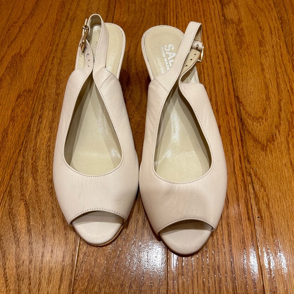White Peep Toe Sandals - Picture 1 of 8